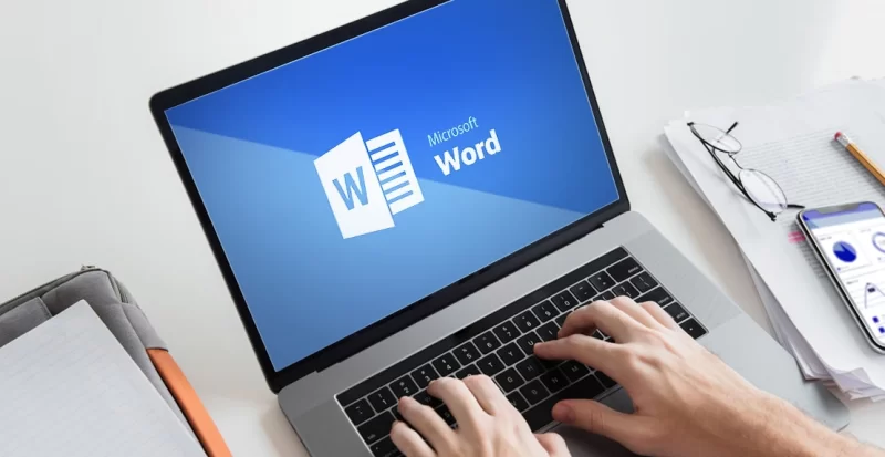 Word表格跨页断开怎样连上